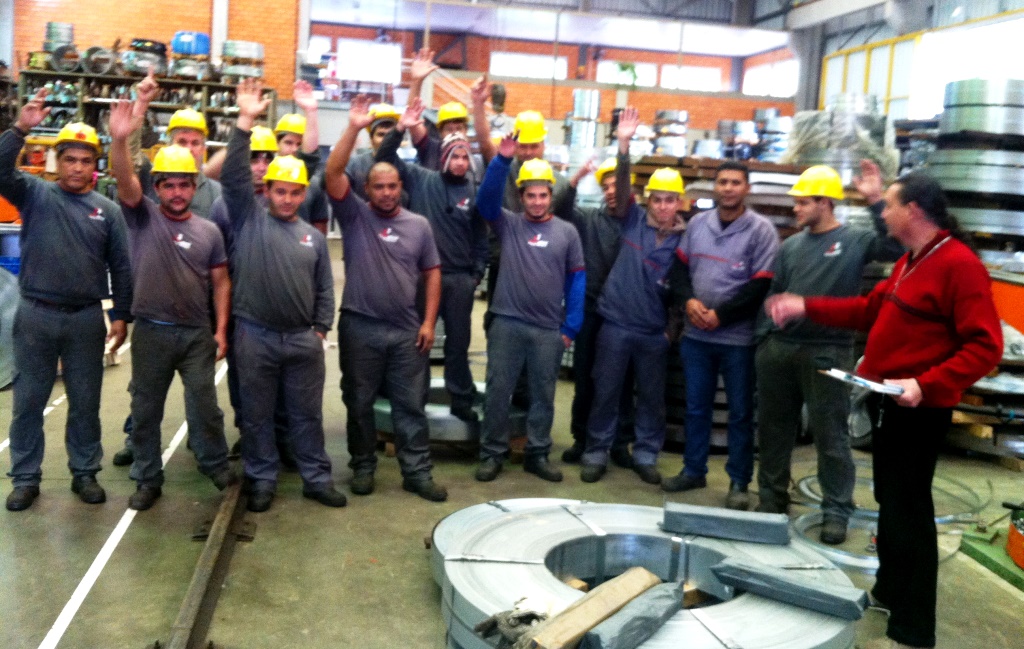 Metalúrgicos da Steellalloy aprovam acordo salarial